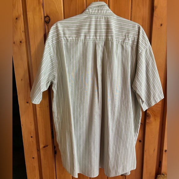 L.L. Bean Men’s Green Short-Sleeve Plaid Button-Down Dress Shirt - Picture 8 of 8